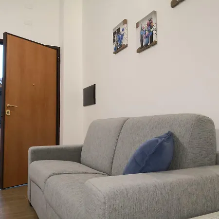 Tiny House Naxos بيت ضيافة 3*